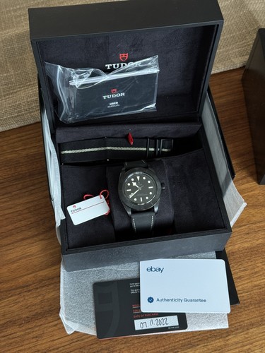 Tudor black bay - black,
