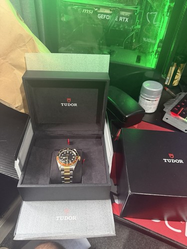 Tudor black bay gmt - bay,