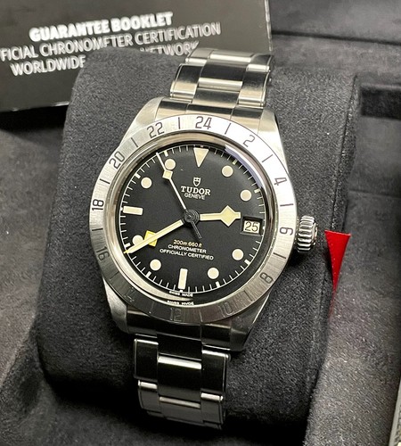 Tudor black bay pro 79470 - black,