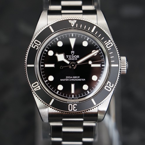Tudor monochrome black - tudor,