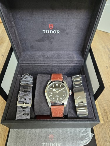 Tudor black bay - black,