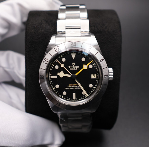 Tudor black bay pro - black,