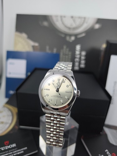 Tudor black bay ref - black,