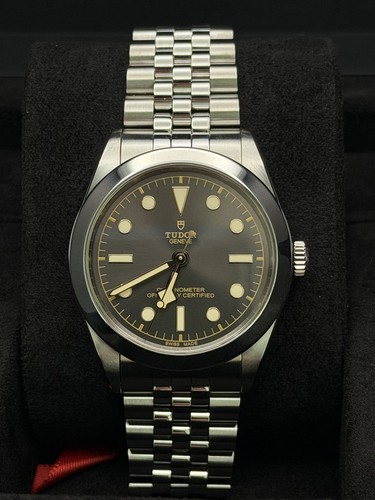 Tudor black bay - black, m79660