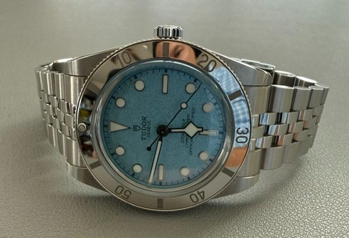 Tudor black bay stainless - black,