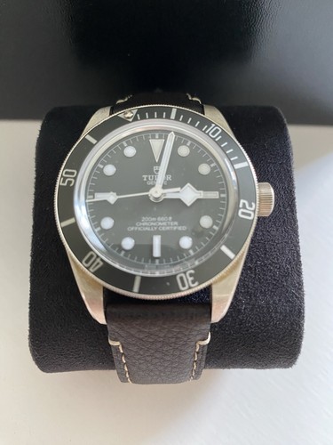 Tudor black bay 2021 925 - black,