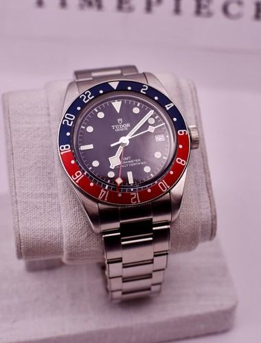 Tudor black bay gmt - black,