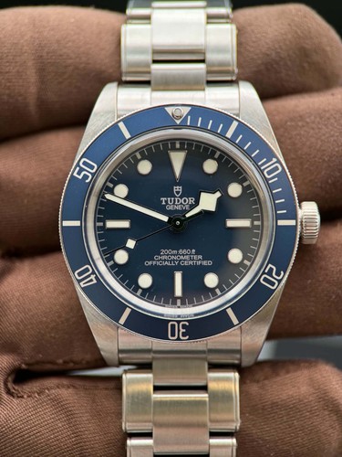 Tudor black bay - bay, 39mm