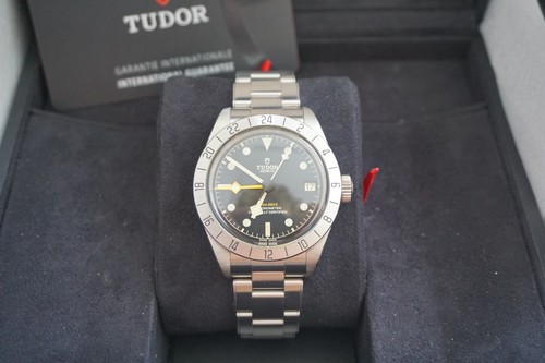 Tudor black bay pro - black,