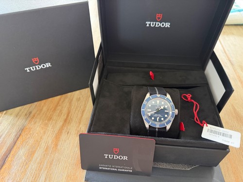 Tudor black bay - bay, 39mm