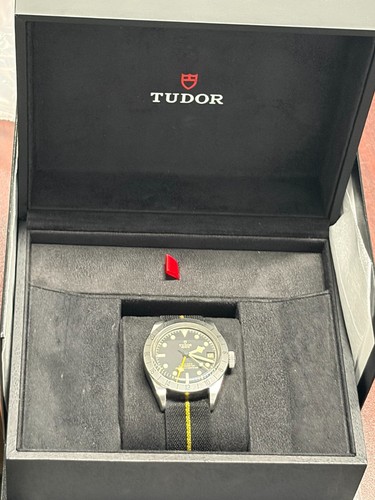 Tudor black bay - black, pro