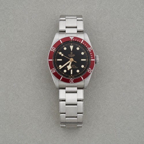 Tudor black bay 41mm - black,