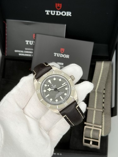 Tudor black bay 925 - black,