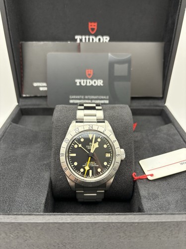 Tudor black bay pro - pro, gmt