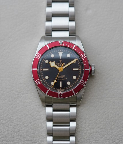 Tudor heritage black - black, bay