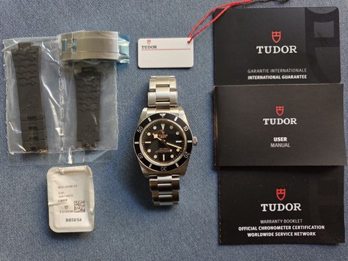 Tudor black bay excellent - black,