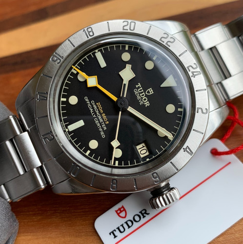 Tudor black bay pro gmt - black,
